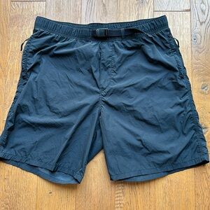 H&M Black Nylon Belted Hiking Shorts Relaxed Fit Zipper Pockets Size L
